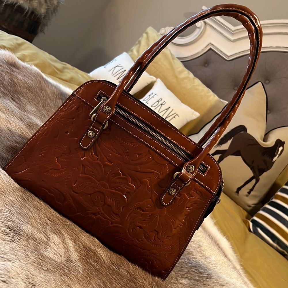 New Patricia Nash Stamped leather bag 👜